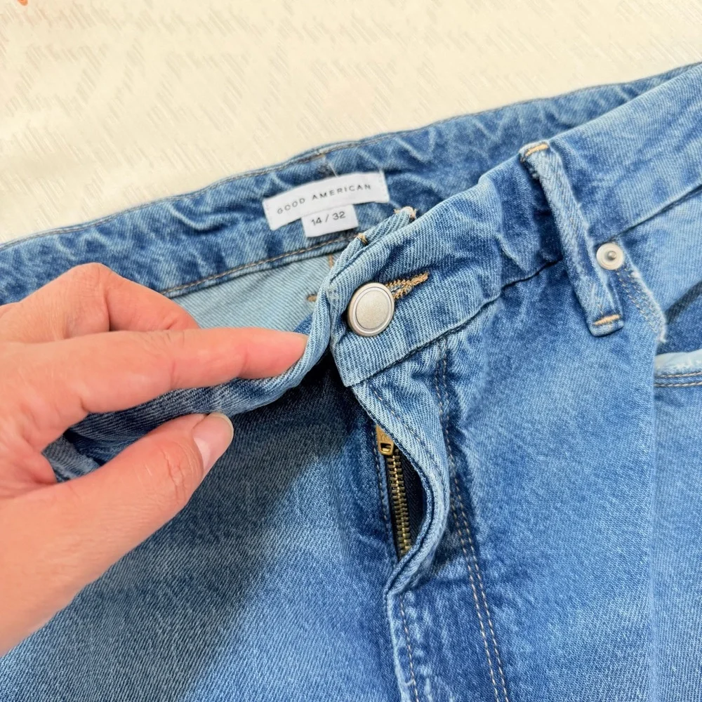 Good American Women’s Good Classic Bootcut High Rise Distressed Jeans Size 14/32 - Picture 3 of 7